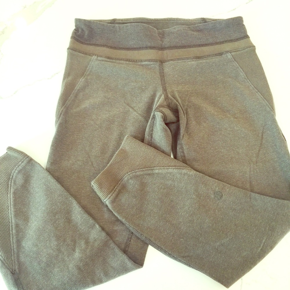 Lululemon military-green crop legging